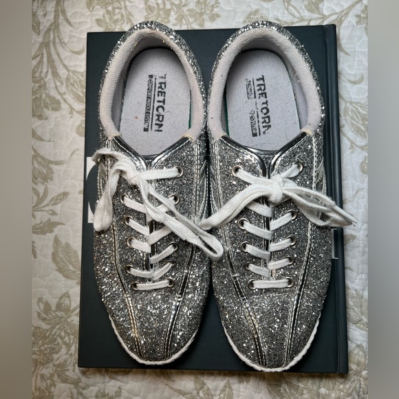 Tretorn Nylite Silver Glitter Sneaker Shoes, size 8.5 RetroGlam Athleisure - Picture 2 of 8